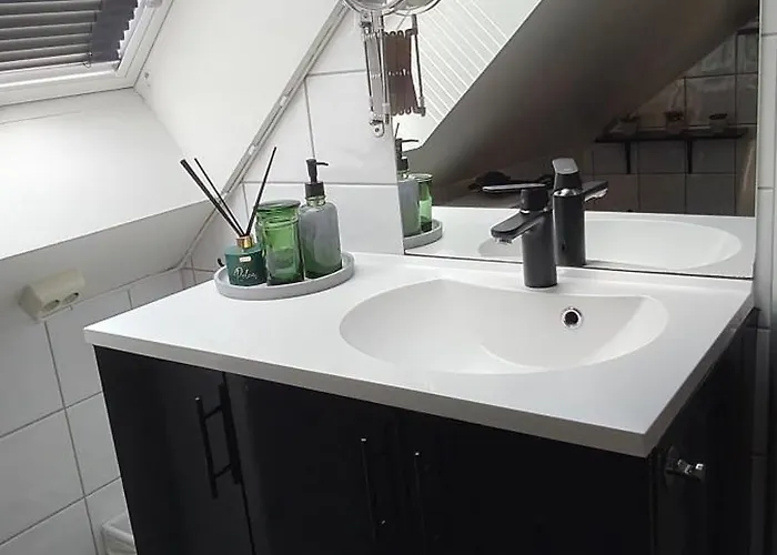 Cozy Loft Located In Charming Sandviken 아파트 베르겐